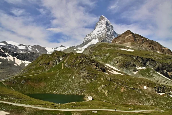 Uitzicht op de matterhorn - Zwitserse Alpen — Stockfoto