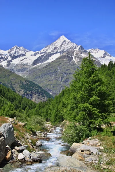 View  near the Matterhorn in Swiss — Stock Photo, Image