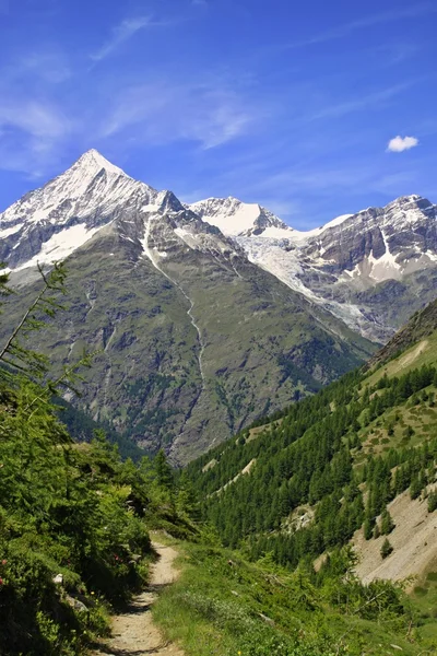 Vista perto do Matterhorn em Suíço — Fotografia de Stock
