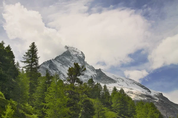 Uitzicht op de matterhorn - Zwitserse Alpen — Stockfoto