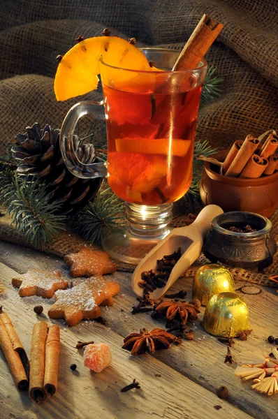 Mulled wine with spices — Stock Photo, Image