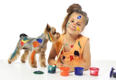 küçük pis kız ressam ile köpek