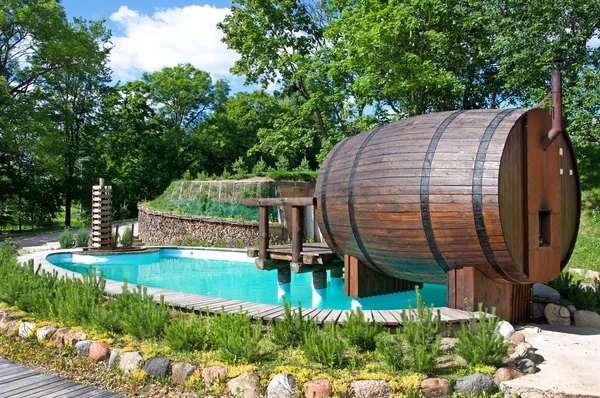 Pequena piscina com sauna — Fotografia de Stock