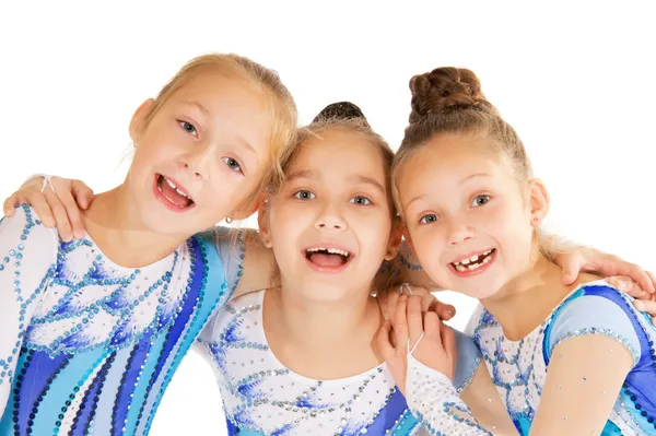 Retrato de pequenas ginastas bonitas felizes — Fotografia de Stock