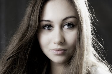 Güzel bir kadının portresi