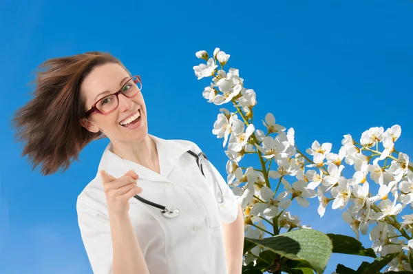 Feliz joven doctor — Foto de Stock