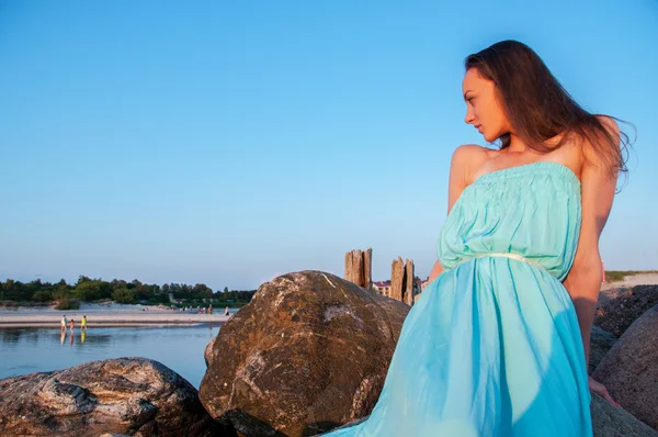 Señora vestido azul al aire libre — Foto de Stock