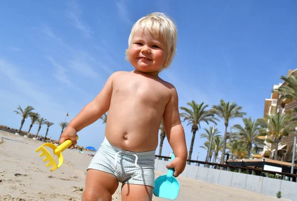 Portrait Cute Toddler Boy Playing Sand Beach Sunlight Summer Vacation — Foto Stock