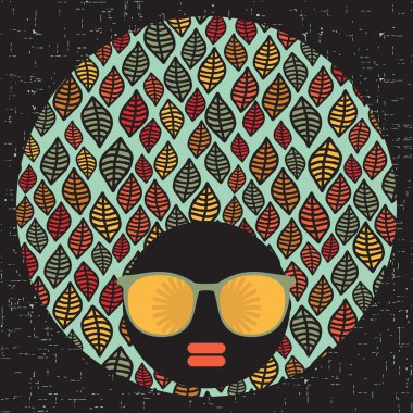 garip desen saçlı siyah baş kadın.