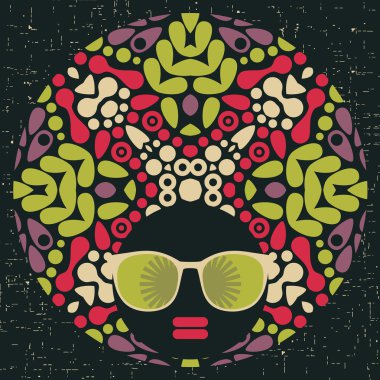 garip desen saçlı siyah baş kadın.