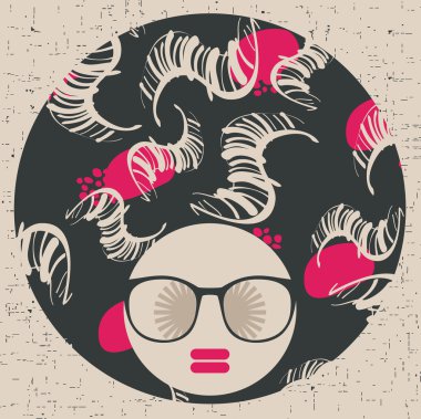 garip desen saçlı siyah baş kadın.