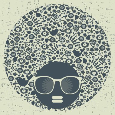 garip desen saçlı siyah baş kadın.