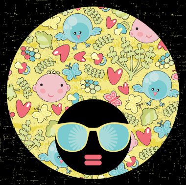 garip desen saçlı siyah baş kadın.