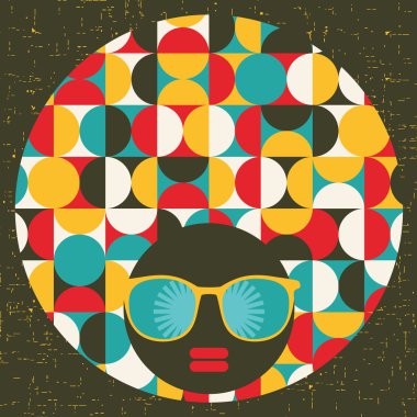 garip desen saçlı siyah baş kadın.