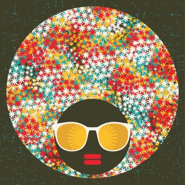 garip desen saçlı siyah baş kadın.