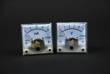 eski ve analog akım ve gerilim metre