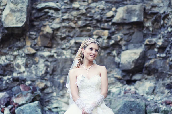 Portrait of attractive bride — Stock Photo, Image