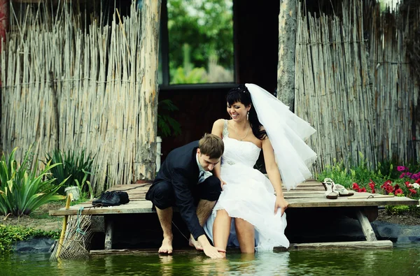 Happy wedding couple — Stock Photo, Image