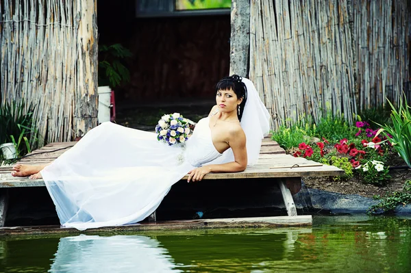 Attractive bride — Stock Photo, Image