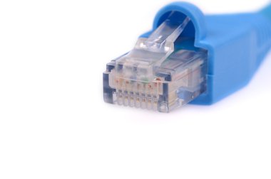 Beyaz arka plan bilgisayar KD izole bilgisayar ağ kabloları
