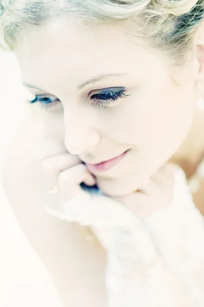 Portrait of attractive bride — Stock Photo, Image