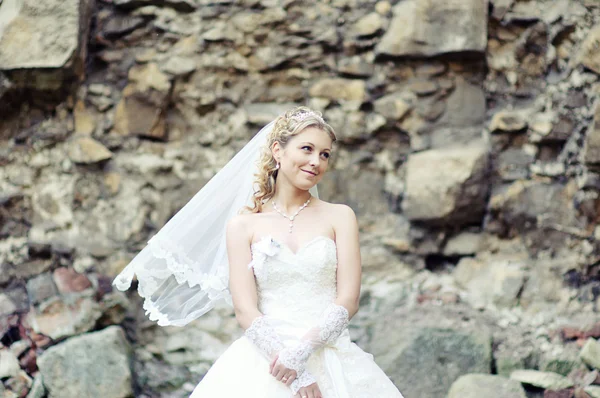 Portrait of attractive bride — Stock Photo, Image