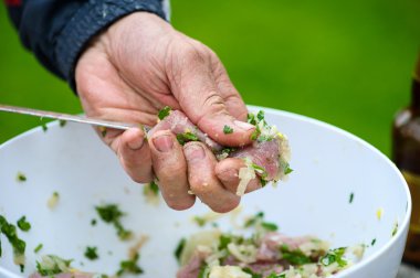 eti ateşe hazırlanın