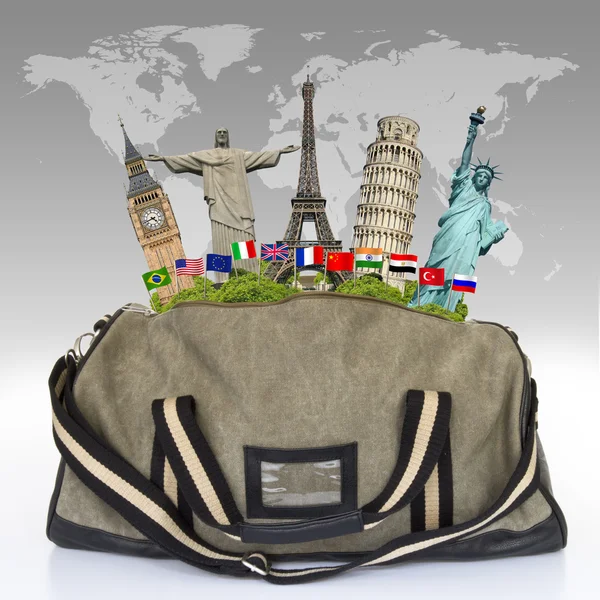 旅行世界古迹袋的概念 — 图库照片