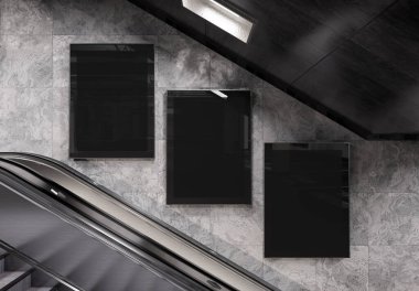 Yeraltı duvarında üç tane dikey reklam panosu var. Metro duvarına üç boyutlu reklam istifçiliği 3D görüntüleme