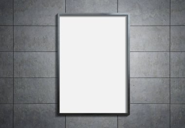 Metal plakalarda asılı duran çerçeve. Metalik yüzey 3D görüntülemede duvara çerçevelenmiş bir resmin şablonu