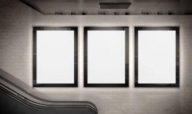 Yeraltı duvarında parlayan üç tane dikey reklam panosu. Metro duvarına üç boyutlu reklam istifçiliği 3D görüntüleme