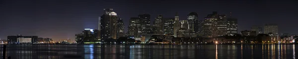 Boston gece iskelesinden 1 - Ayrıntılar, reklam panoları ve büyük görüntüler için ideal bir sürü büyük panorama biçimiyle silüeti