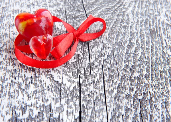 Valentines Day background. Two hearts on wooden background — Stock Photo, Image