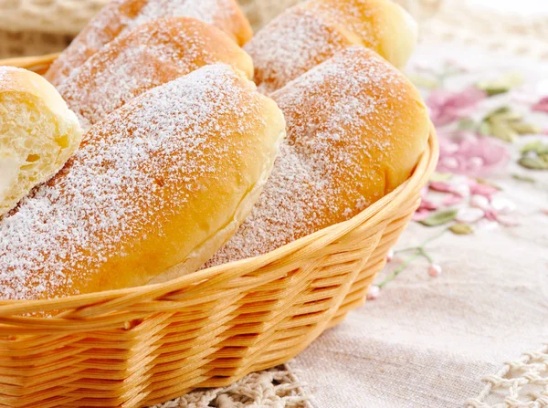 Італійський булочки з солодким кремом — стокове фото