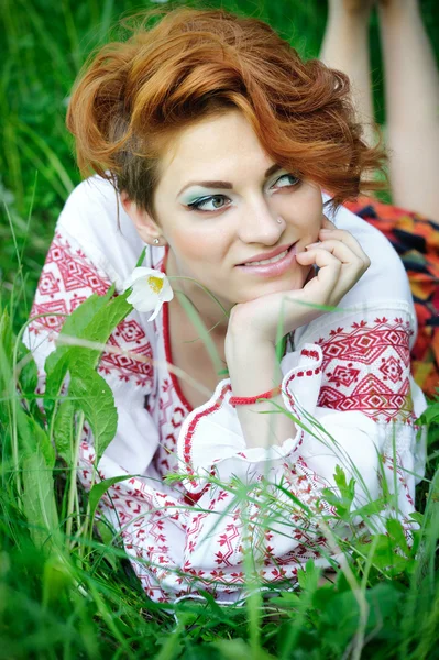 Young beautiful woman in the Ukrainian national costume — Stock Photo, Image