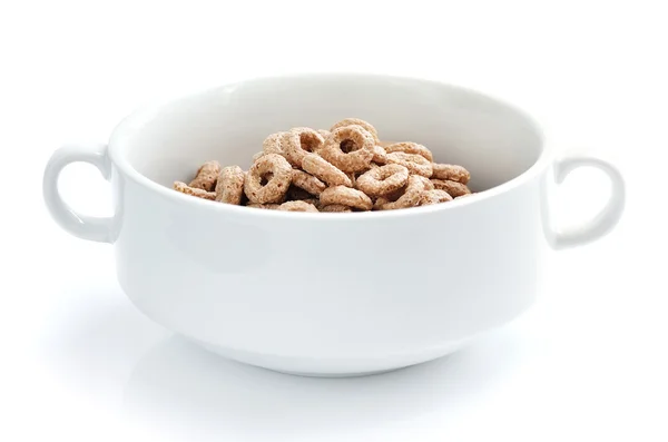 Anillos de cereales de chocolate en cuenco — Foto de Stock