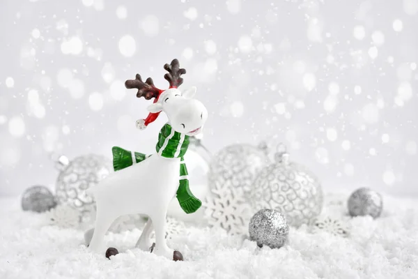 Kerstversiering Kleine Figuureland Met Feestelijke Decoraties Sneeuw Kerst Nieuwjaarskaart — Stockfoto