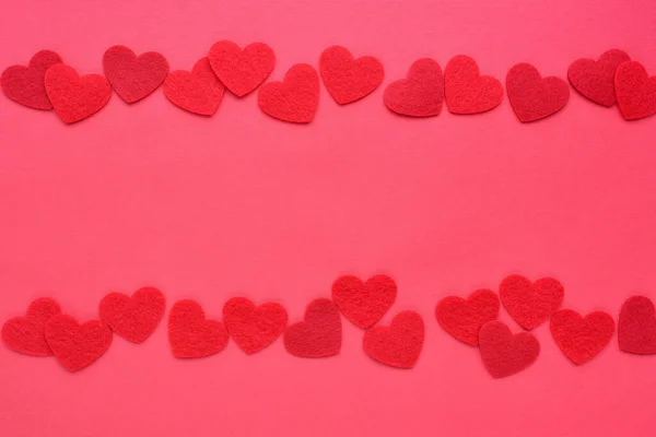 Hintergrund Für Ihre Grüße Zum Valentinstag Filzherzen Auf Rotem Papier — Stockfoto