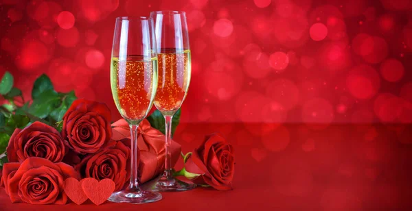 Concepto Romántico Noche Citas Champán Corazones Regalos Rosas Sobre Fondo —  Fotos de Stock