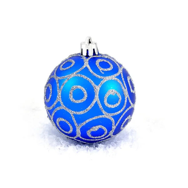 Boże Narodzenie Kula na białym tle niebieski — Zdjęcie stockowe