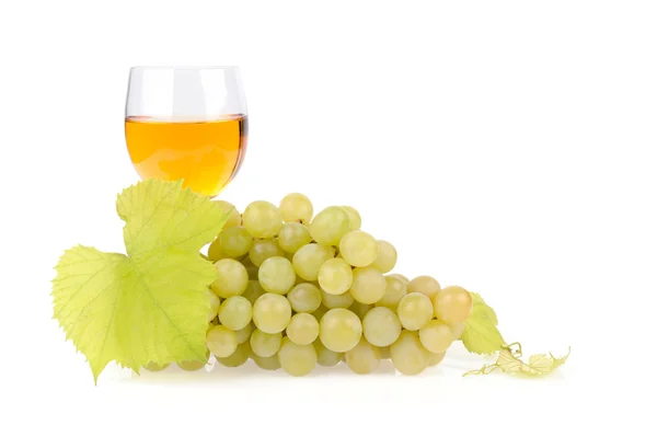 Ramo d'uva e bicchiere di vino — Foto Stock
