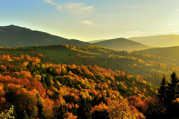 Herbstliche Landschaft — Stockfoto