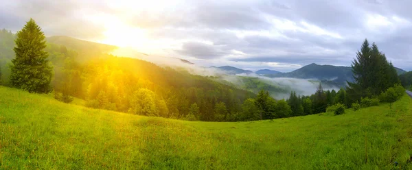 Paesaggio montano — Foto Stock