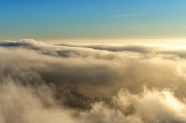 Bellissimo tramonto in montagna invernale — Foto Stock