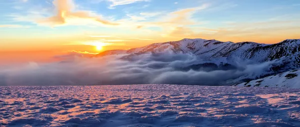 Montaña de invierno — Foto de Stock