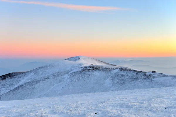 Montagna invernale — Foto Stock