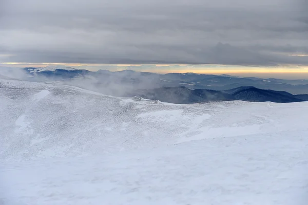 Hermoso paisaje de invierno — Foto de Stock