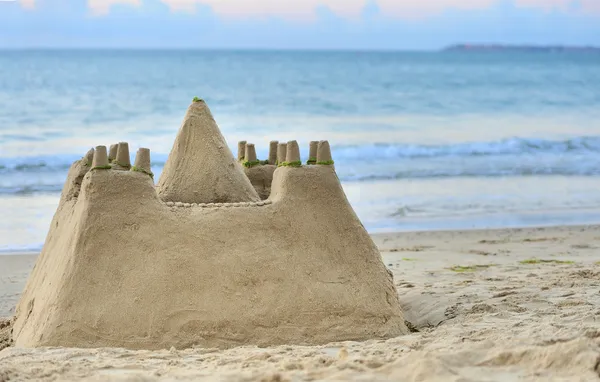 Zamku z piasku na plaży — Zdjęcie stockowe