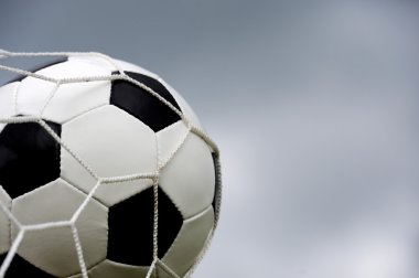 Kalede futbol topu
