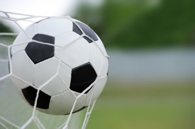 Kalede futbol topu
